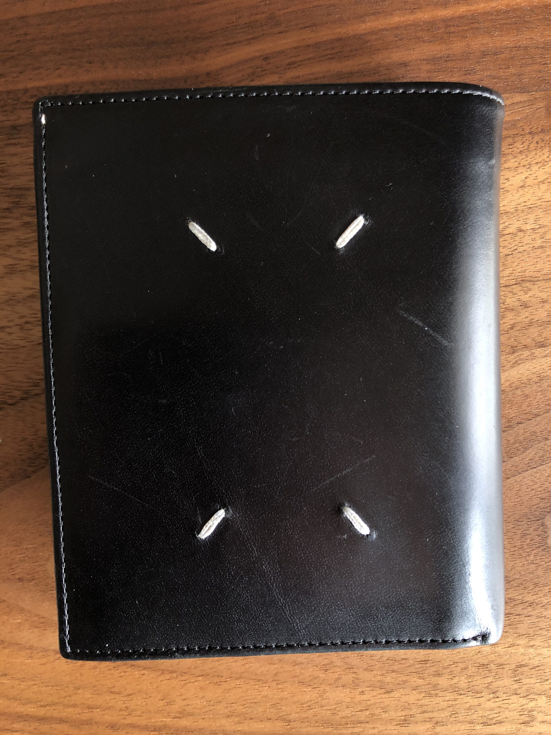 メゾンマルジェラの二つ折り財布を約3年使用した経年変化
